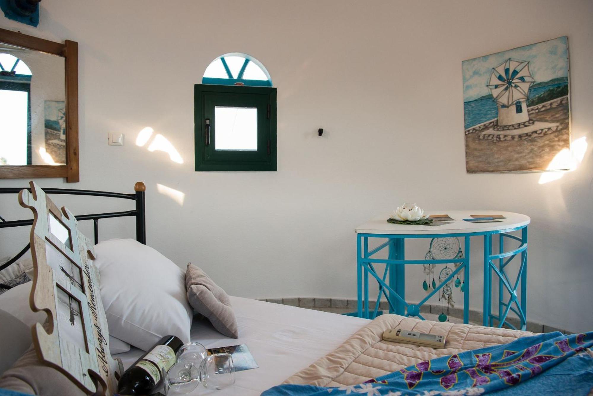 Potamitis Windmills & Apartments Korithion Bilik gambar